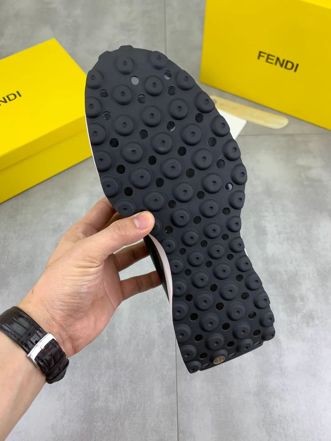 ​Men's shoes 💰P440 💰【New】Little monster 🆘 New FENDI 🕶️🕶️Simple routing effect, showing an elegant and cool driving shoe 🎬Using imported calfskin + first-layer pigskin lining🐂Excellent material🎬Detailed workmanship 🤗Comfortable foot feel➰➰. ​Pair it with any outfit to show your taste and temperament, low-key luxury ♻️Design ​simple and elegant ​noble and fashionable 🍃​Very loved and favored by trendy men 💓❤️size: 38-44 (45 customized) 3️⃣colors available